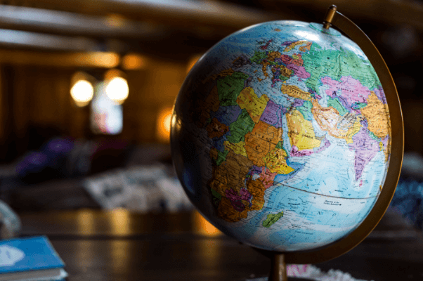 un globe terrestre un globe terrestre