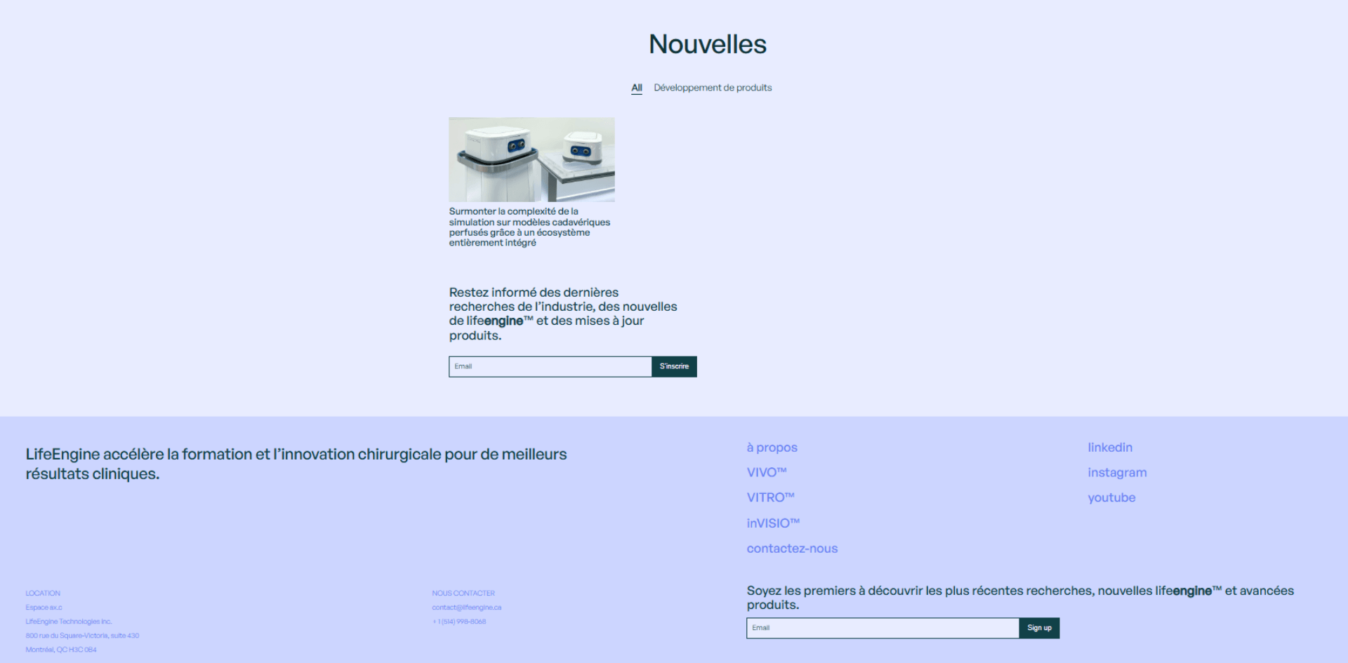 Capture d'écran du site web LifeEngine présentant la rubrique « Actualités » avec un article en vedette, un formulaire d'abonnement à la newsletter et un pied de page contenant des liens de navigation, les coordonnées et des liens vers les réseaux sociaux.